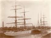 Gerda, 211 ton, byggd i Gävle 1869 och Lily av Oscarshamn, 270 tonn, byggd Grimstad 1868, ex 