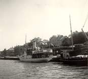 SS Jarl av Oskarshamn i Oskarshamn cirka 1950
