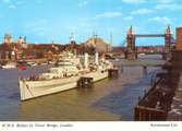 Kryssaren HMS Belfast. Understödde de allierade vid landstigningen i Normandie i andra världskriget. Är numera bevarad som museum och är förankrad i Themsen, London, och öppen för besökare.