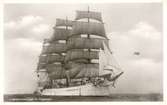 Ursprungligen ett handelsfartyg med namnet Dunboyne, senare civilt segelskolfartyg under namnet GD Kennedy. Inköpt av flottan och använt som skeppsgossefartyg, omdöpt till af Chapman. Sjösatt 1888. Väger 3100 ton.