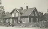 Arbetarbostad närmast förvaltarbostaden, uppförd i slutet av 1890-talet.