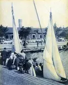 Fiskförsäljning vid kajen i gamla Ölandshamnen. Ölandsfiskarna kom in och sålde direkt från båtarna.