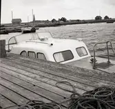 Båtar som använts av baltiska flyktingar. När andra världskriget började lida mot sitt slut flydde tusentals balter undan Röda Armén. Många kom till Sverige där de och deras barn snart inlemmades i samhället.