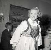 Karin Svensson på Riddargården, 7:e augusti 1957.