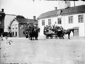 Hästskjutsar vid Rådhuset, Östhammar, Uppland