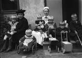 Karelska flyktingbarn på gården till Samariterhemmets praktiska skola, Uppsala september 1941