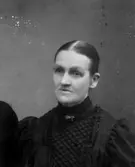 Repro, porträtt kvinna, 1925.
Metallutfällning.