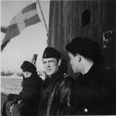 Lennart Wållberg Norrköping var förste kock på ubåten Neptun 1954 Neptuns långresa 1954.
Uppbördsstyrman och skeppsnummer 1 vid tornets styrbordsida.