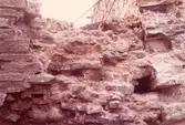 Västra förborgen. Nordligaster kontreforen söder om ingångsvalvet. Detaljer av muren under restaureringsarbetena
Kontreforens norra sida.
(Foton från restaureringsarbetena 1967).