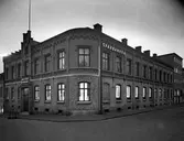 Bildsvit från Karlstads Sparbanks om- och nybyggda lokaler som invigdes år 1936.