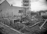 Skånska Cementgjuteriet bygger nytt åt Motoraktiebolaget Volvo i Herrgårdsgatsbacken 1944-45.