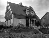 Villa på John Ericssonsgatan 40 på en bild från ca 1930 tagen för dåvarande ägaren Roséns räkning.