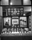 Hjalmar Petterssons lockar till resor i början på 1930-talet.