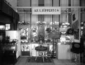 AB Lüppert med en rik blandning av olika elektriskt drivna produkter på en utställning år 1930. Företaget representerade bl a ASEA i Karlstad.