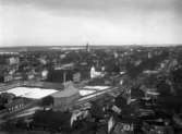 Utsikt över Karlstad från Kvarnbergets vattentorn år 1928.