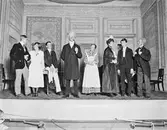 Scenbild från teaterföreställning i slutet av 1920-talet.