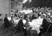 1933-års studentbal äger rum på Stadsträdgårdens terrass.