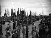 Socialdemokraternas demonstrationståg 1 maj 1938 lämnar Hamntorget på väg in mot centrum.