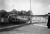 När den nuvarande Klarabron byggdes och var färdig att tas i bruk 1940 behöll man den gamla bron under byggnationen och uppförde den nya delvis uppströms i 2 etapper för att slippa en tillfällig broförbindelse. Den tidigare bron konstruerad av Hybelejen hade då förenat Tingvallastaden med Klara i dryga 150 år.