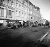 Brandfordonsparad längs Kungsgatan.