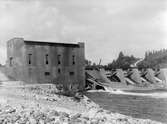 Kraftverk i Klarälvdalen från norr till söder. En gåva till museet från Ingela Thorsell, Karlstad. Skymnäs kraftstation 1939.