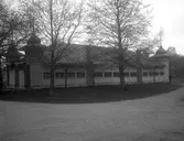 Tvättstugan på Sandgrund uppfördes 1902 och revs 1927. Den låg där lekplatsen nu finns.