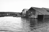 Sjöbodar vid Mellanfjärden.

