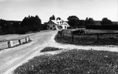 Gård vid landsväg, Norrala socken.
