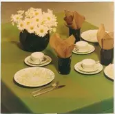 Dukning med matservis från Domus, på varuhuset i Kalmar.