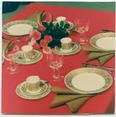 Dukning med mat- och kaffeservis från Domus, på varuhuset i Kalmar.