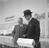 Gävleutställningen 1946
arrangerades 21 juni - 4 augusti. En utställning med anledning av Gävle stads 500-årsjubileum. På 350.000 kv.m. visade 530 utställare sina produkter. Utställningen besöktes av ca 760.000 personer.

Kronprinsen Gustav Adolf vid Coromant Sandviks monter