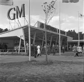 Gävleutställningen 1946
arrangerades 21 juni - 4 augusti. En utställning med anledning av Gävle stads 500-årsjubileum. På 350.000 kv.m. visade 530 utställare sina produkter. Utställningen besöktes av ca 760.000 personer.

General Motors. AB Bröderna Hansson