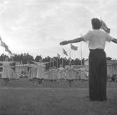 Gävleutställningen 1946
arrangerades 21 juni - 4 augusti. En utställning med anledning av Gävle stads 500-årsjubileum. På 350.000 kv.m. visade 530 utställare sina produkter. Utställningen besöktes av ca 760.000 personer.

Tobaksmonopolet