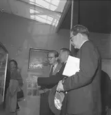 Gävleutställningen 1946
arrangerades 21 juni - 4 augusti. En utställning med anledning av Gävle stads 500-årsjubileum. På 350.000 kv.m. visade 530 utställare sina produkter. Utställningen besöktes av ca 760.000 personer.

Pressmän

