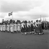 Gävleutställningen 1946
arrangerades 21 juni - 4 augusti. En utställning med anledning av Gävle stads 500-årsjubileum. På 350.000 kv.m. visade 530 utställare sina produkter. Utställningen besöktes av ca 760.000 personer.

Försvaret