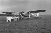 Forslunds Flyg på Avan flygfält. Gävleutställningen 1946