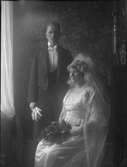 Brudparet Einar och Ellen Olsson, ca 1919. Einar bror till Elna Brundin.