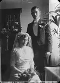 Bröllopsfoto av David och Elna Brundin hemma hos Elnas mor, 1912.