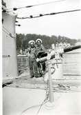 Gåva av Kenneth Larsson, son till Gösta Larsson. Fotografier från Gösta Larssons tjänstgöring i flottan. Fotografier från 1937 - 1954.