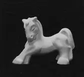 Figurin Häst, av Maggie Wibom, Gefle Porslinsfabrik.