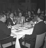 Ahlgrens Tekniska Fabrik AB, 70 årsjubileum.  Middag och medaljutdelning på Central Hotellet. 8 juni 1956.