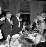 Ahlgrens Tekniska Fabrik AB, 70 årsjubileum.  Middag och medaljutdelning på Central Hotellet. 8 juni 1956.
