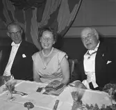 Ahlgrens Tekniska Fabrik AB, 70 årsjubileum.  Middag och medaljutdelning på Central Hotellet. 8 juni 1956.

