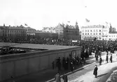 Första Maj på Stortorget. Tidsomfånget är 1900 - 1940