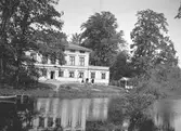 Stora byggningen. Den 18 juni, på förmiddagen