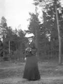 Ida plockat blommor. Åby. Den 4 juni 1906.