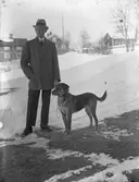 Man med hund.