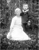 Ung kvinna och barn.