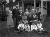Snickare Lindberg (d.ä) med familj. Vij 1930-31. Agnes Lindberg gift med Olle Lindberg d.y.
