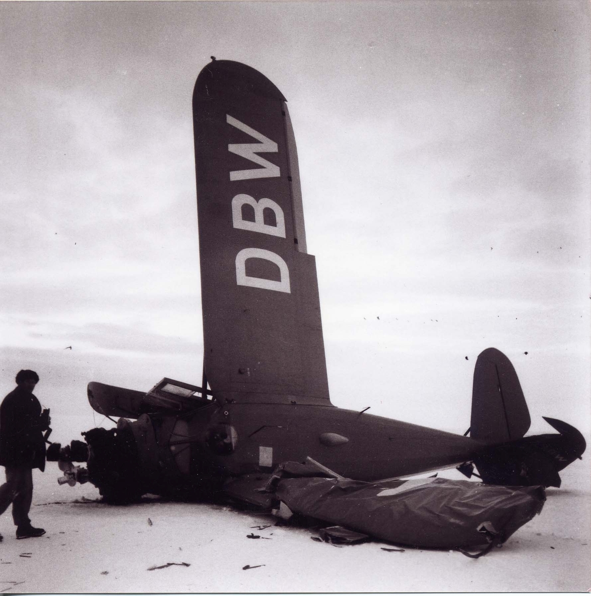 Stig Hallgren, "Den norska piloten störtade med C5:an på 'flygplatsen' vid Norselbukten 29 januari 1951."